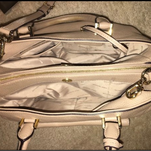 Michael Kors handbag with matching Crossbody strap - Picture 2 of 16